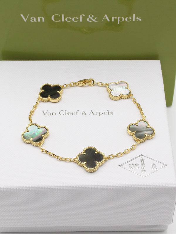 اساور فان كليف الماستر الجديده