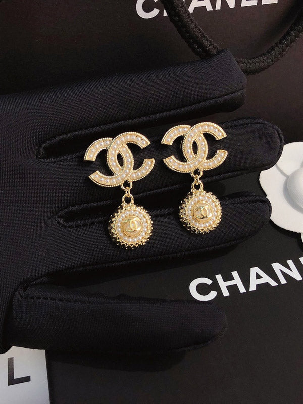 حلق شانيل لوقو بندنت حلق chanel