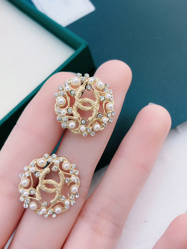 حلق شانيل وسط مدور حلق chanel