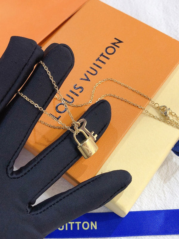 سلسال لويس فيتون كي اند لوك سلسال louis vuitton