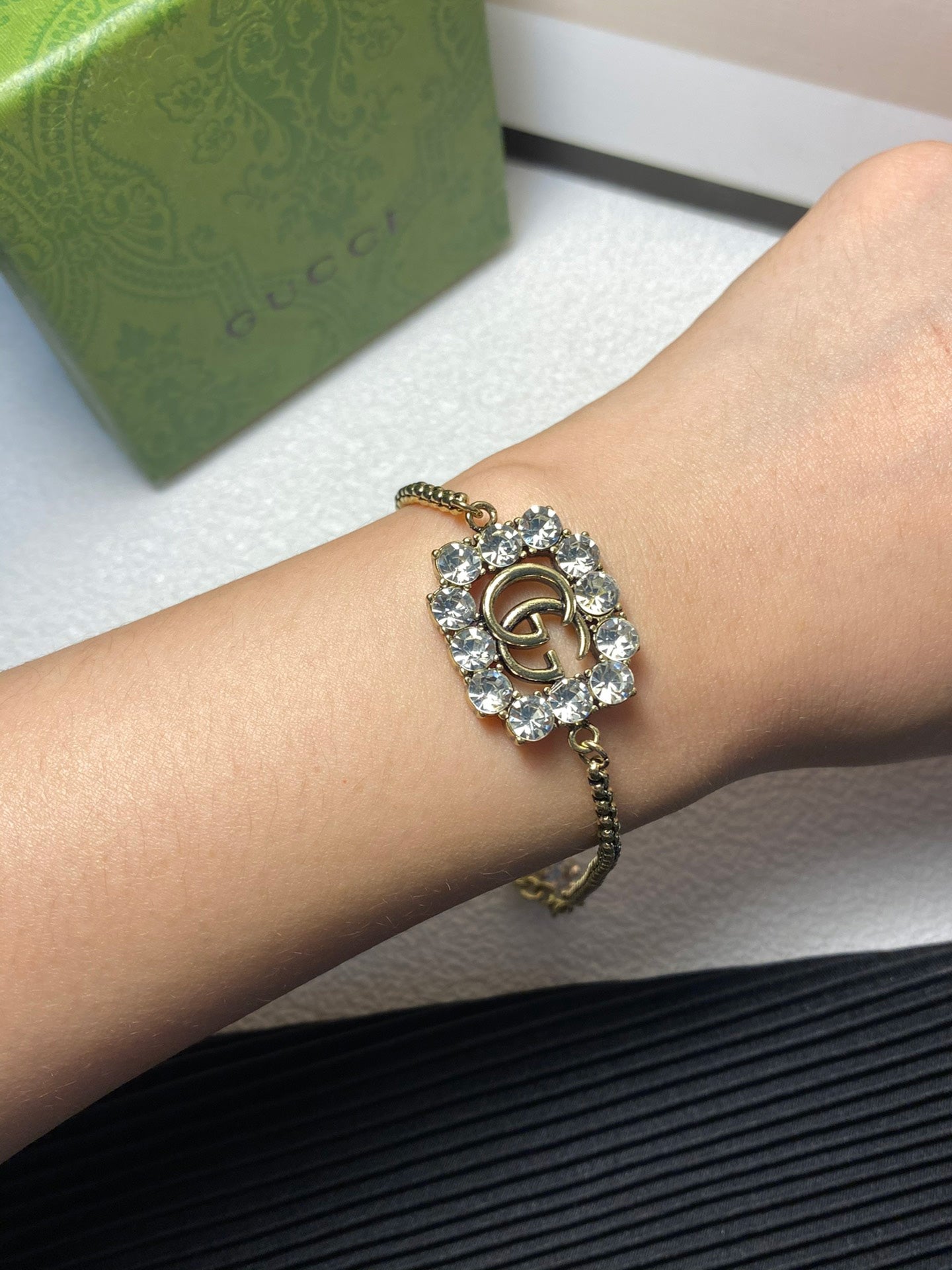 اسوارة قوتشي برونزي اسواره gucci