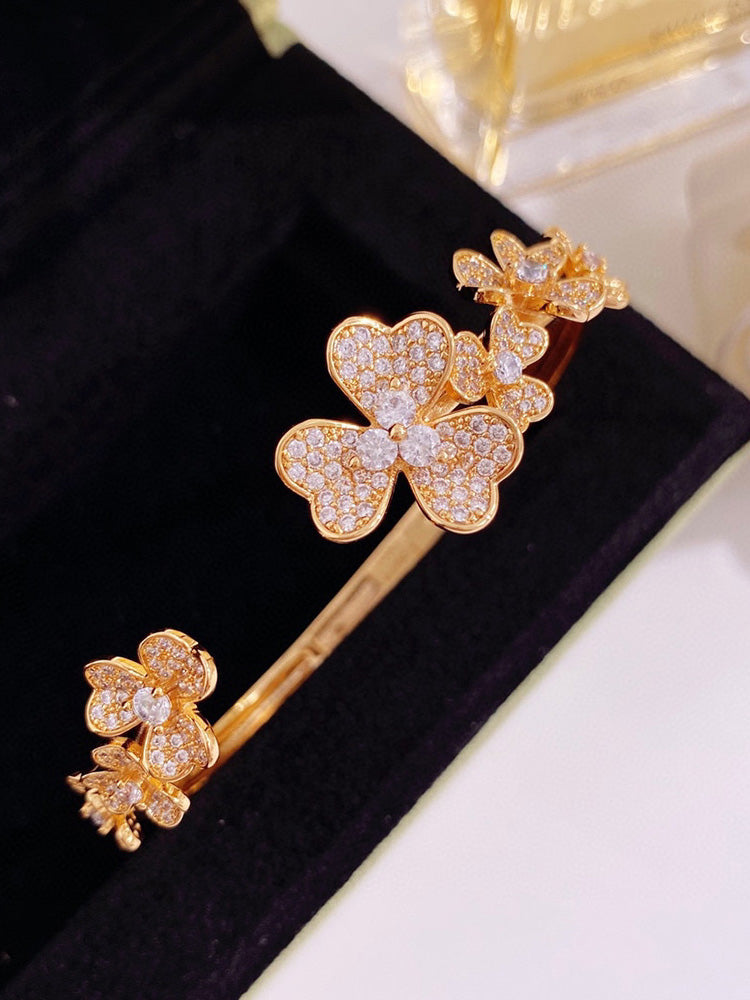 اسواره فان كليف زركون ملتي فلاور اسواره van cleef ذهبي