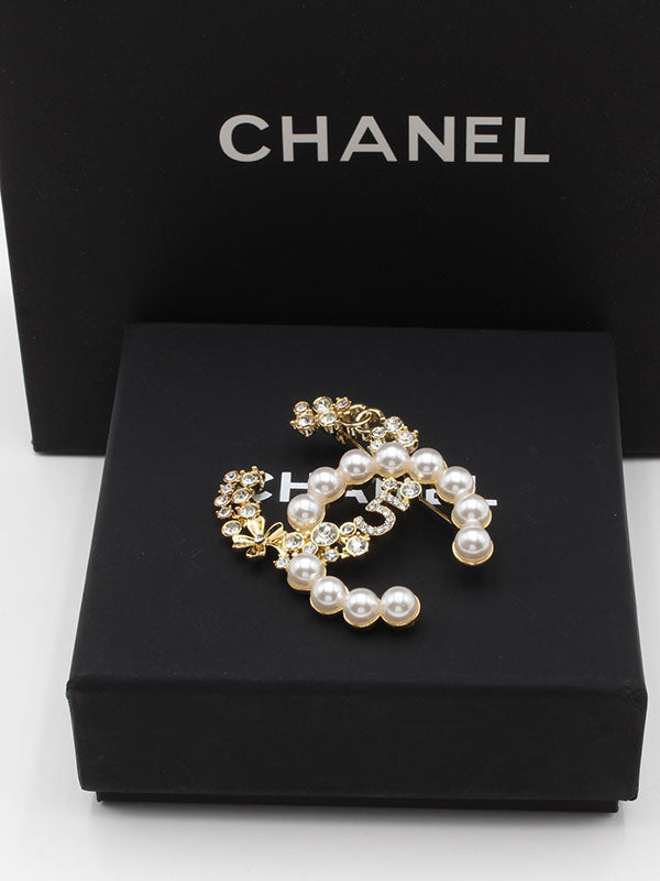 بروش شانيل هاف بيرل بروش chanel