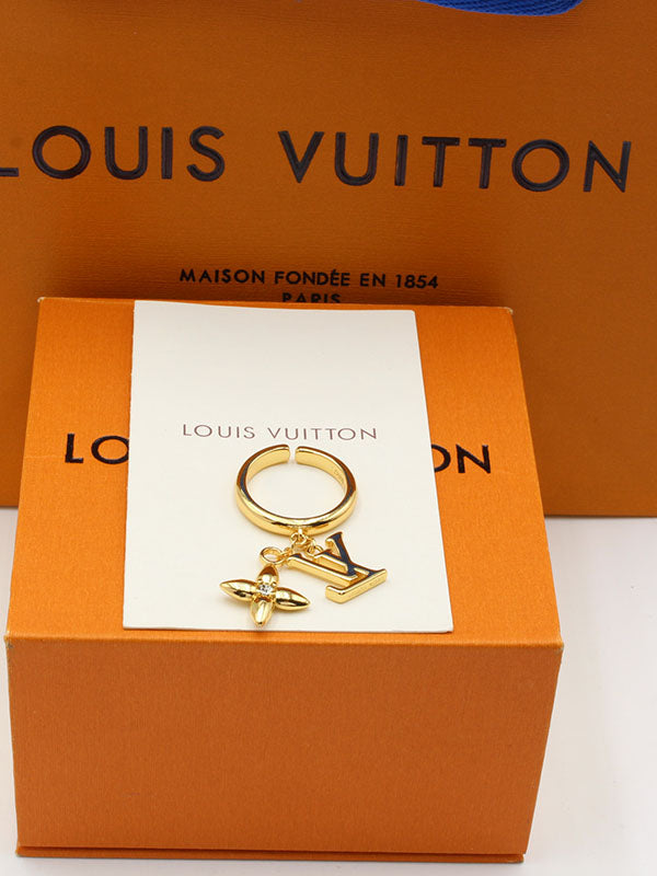 خاتم لويس فيتون لوقو بنتدنتس خواتم louis vuitton ذهبي