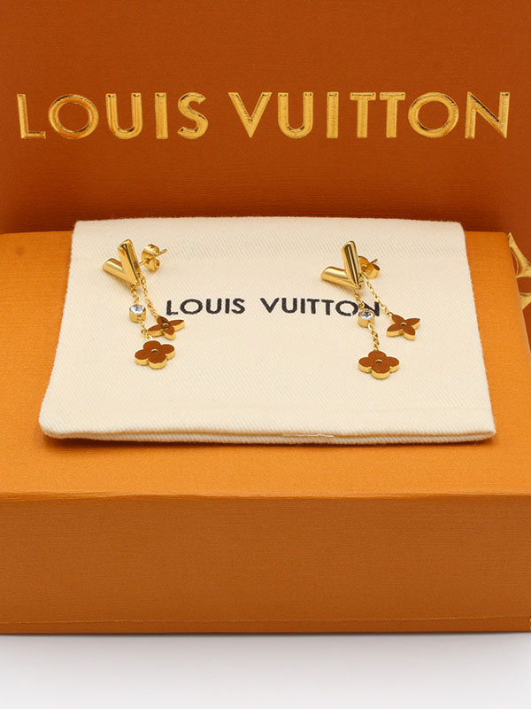 حلق لويس فيتون طويل V حلق louis vuitton ذهبي