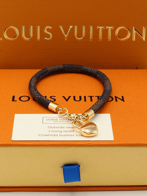 اساور لويس فيتون نيو كي براون ليذر اسواره louis vuitton ذهبي