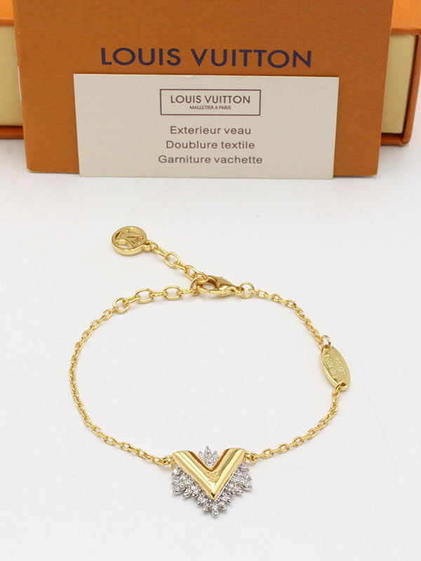 اساور لويس فيتون زركون حرف v لوقو اسواره louis vuitton ذهبي