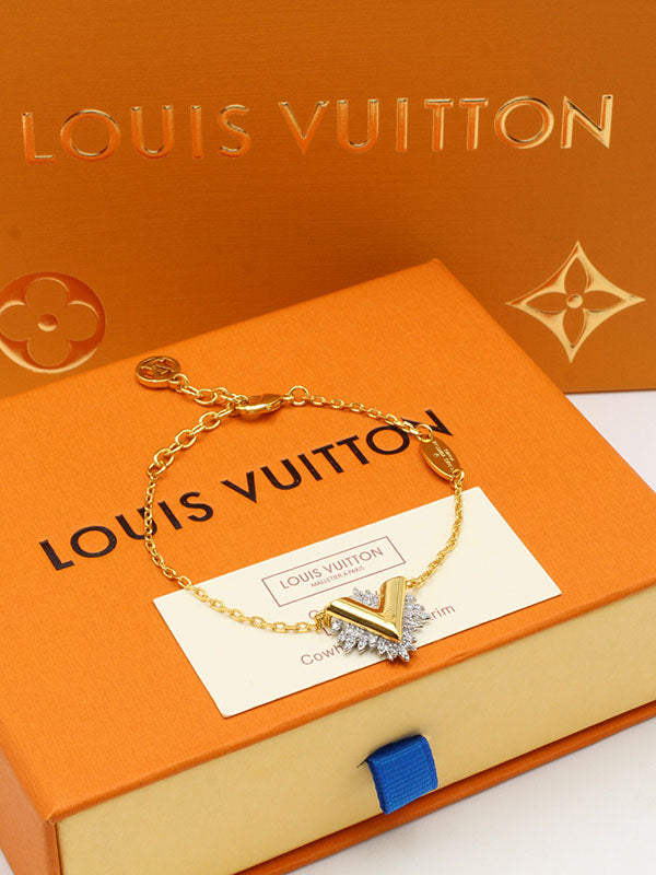 اساور لويس فيتون زركون حرف v لوقو اسواره louis vuitton