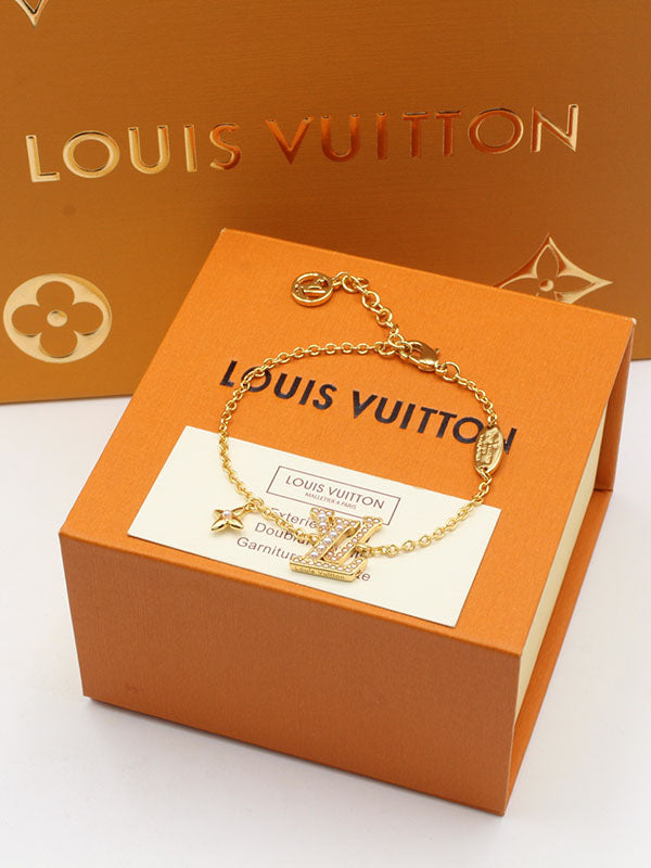اساور لويس فيتون لولو بيرل وذ لوقو اسواره louis vuitton