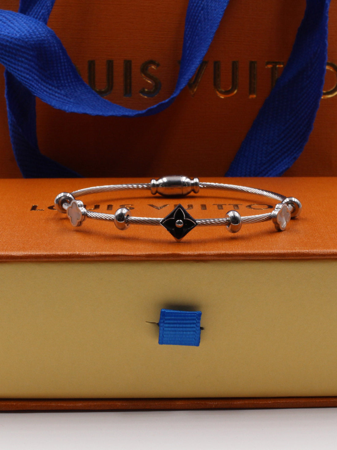 اسوارة لويس فيتون بلاك سيلفر اسواره louis vuitton