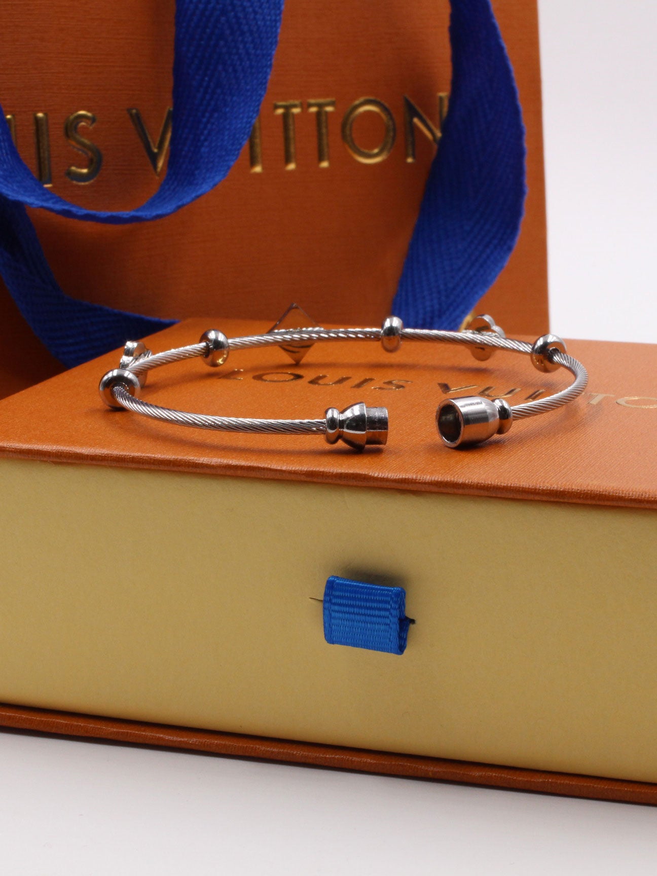 اسوارة لويس فيتون بلاك سيلفر اسواره louis vuitton