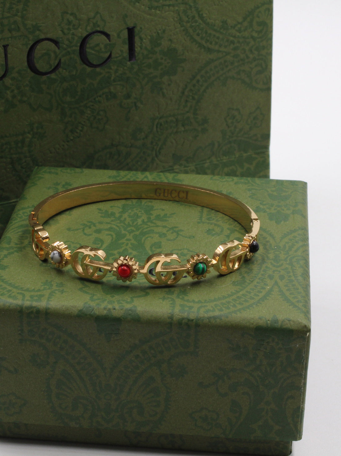 اسوارة قوتشي بانقل وذ ستون اسواره gucci ذهبي