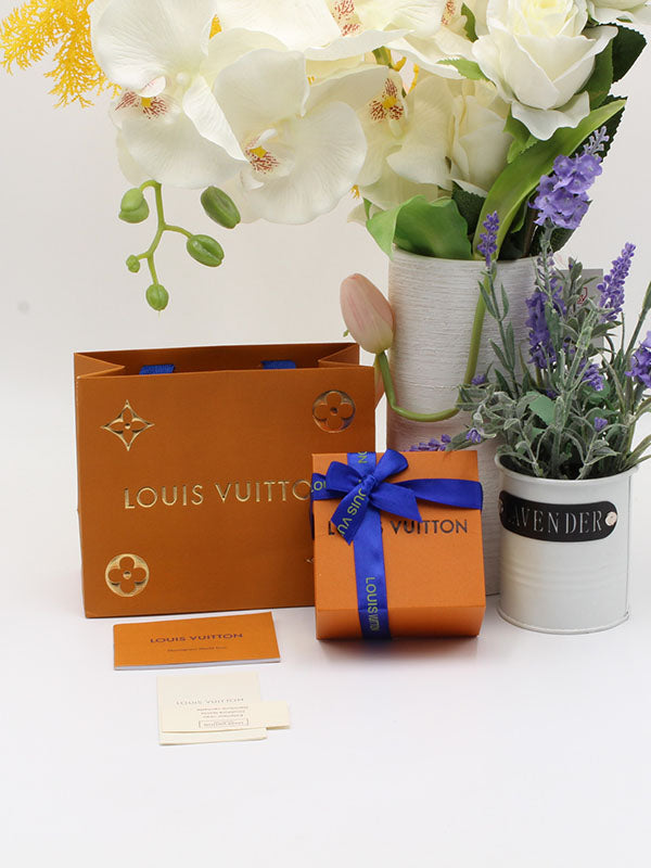 ملحقات لويس فيتون للاطقم سكوير قولد لوقو هدايا louis vuitton