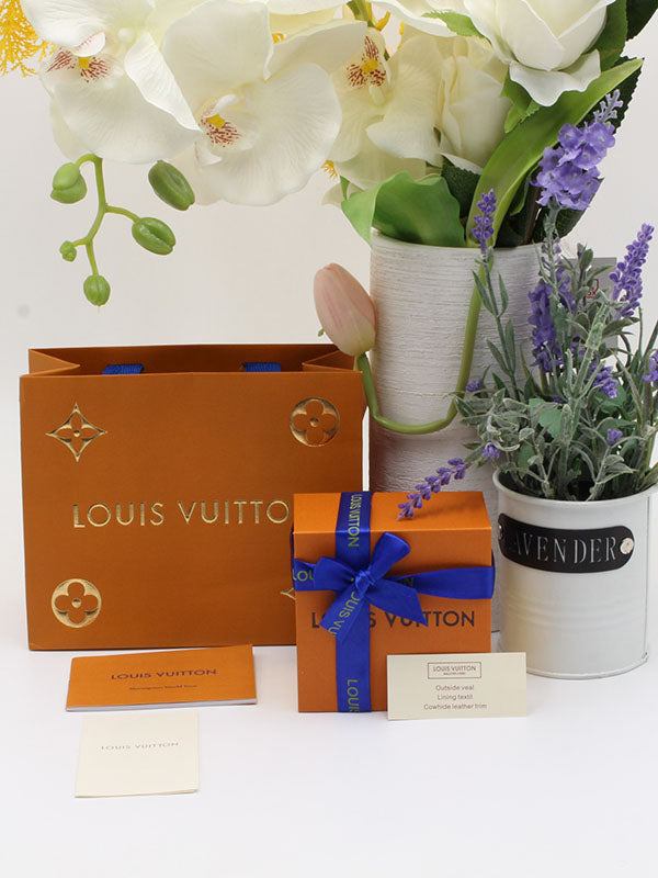 ملحقات لويس فيتون للاطقم سكوير قولد لوقو هدايا louis vuitton