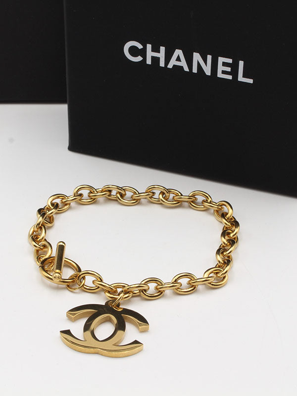 اسواره شانيل جنزير لوقو ذهبية اسواره chanel