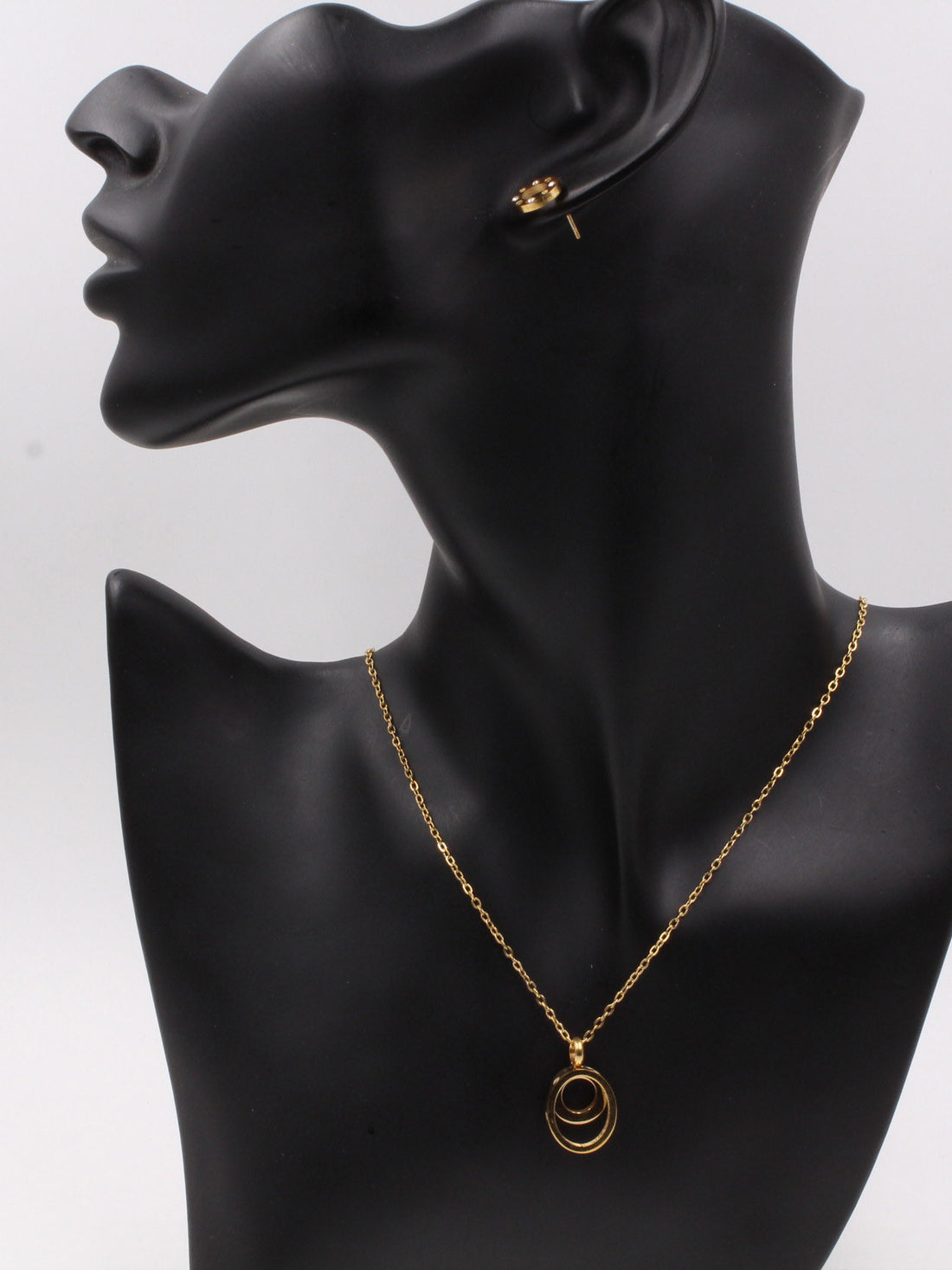 طقم كارتير ذهبي بيضاوي لوف اطقم CARTIER