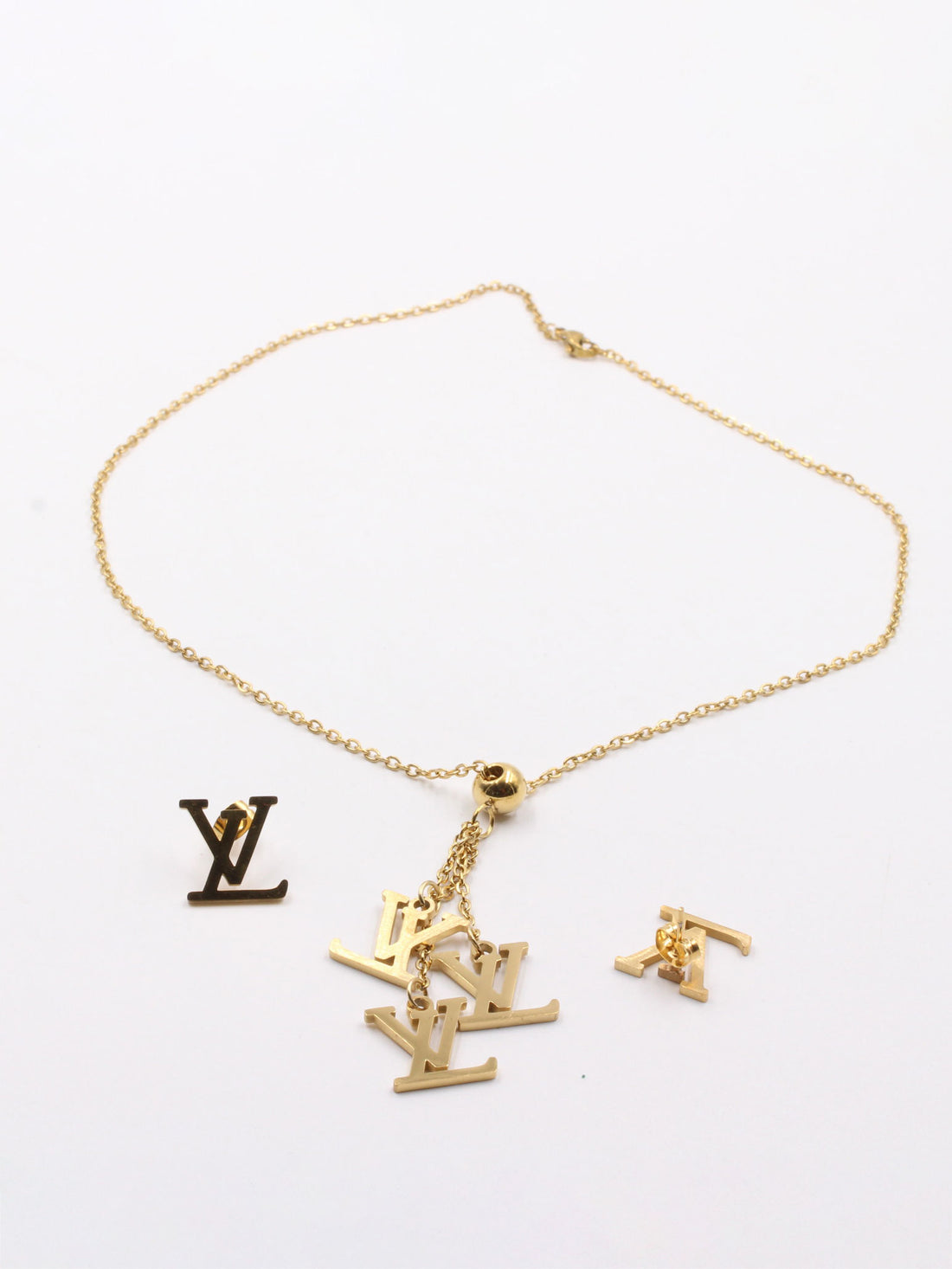 طقم لويس فيتون مكس بندنتس اطقم louis vuitton ذهبي