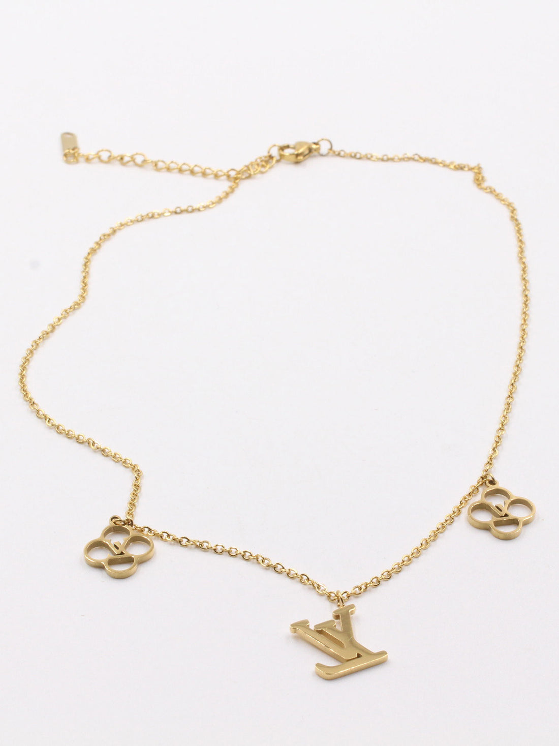 سلسال لويس فيتون قولد سمبل بندنت سلسال louis vuitton ذهبي