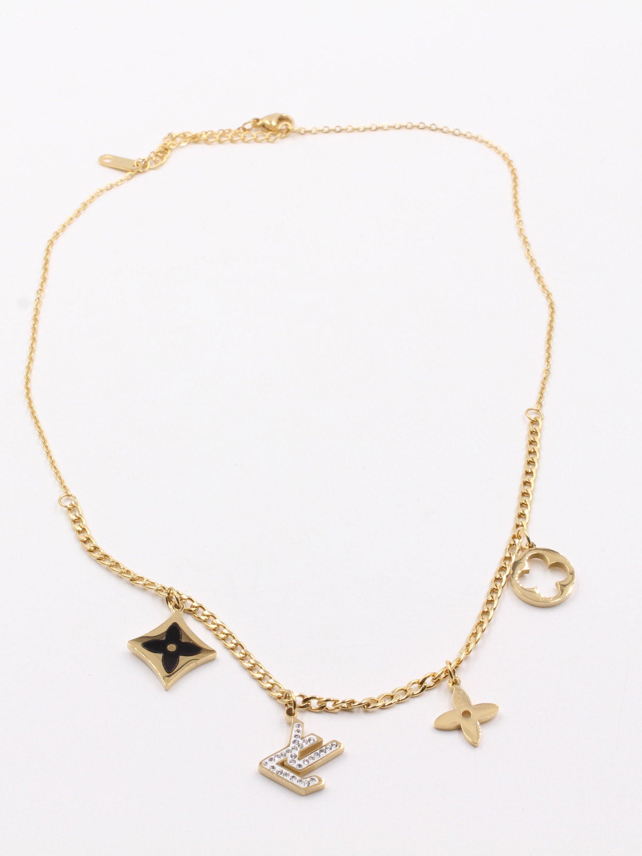 سلسال لويس فيتون قولد بندنتز سلسال louis vuitton