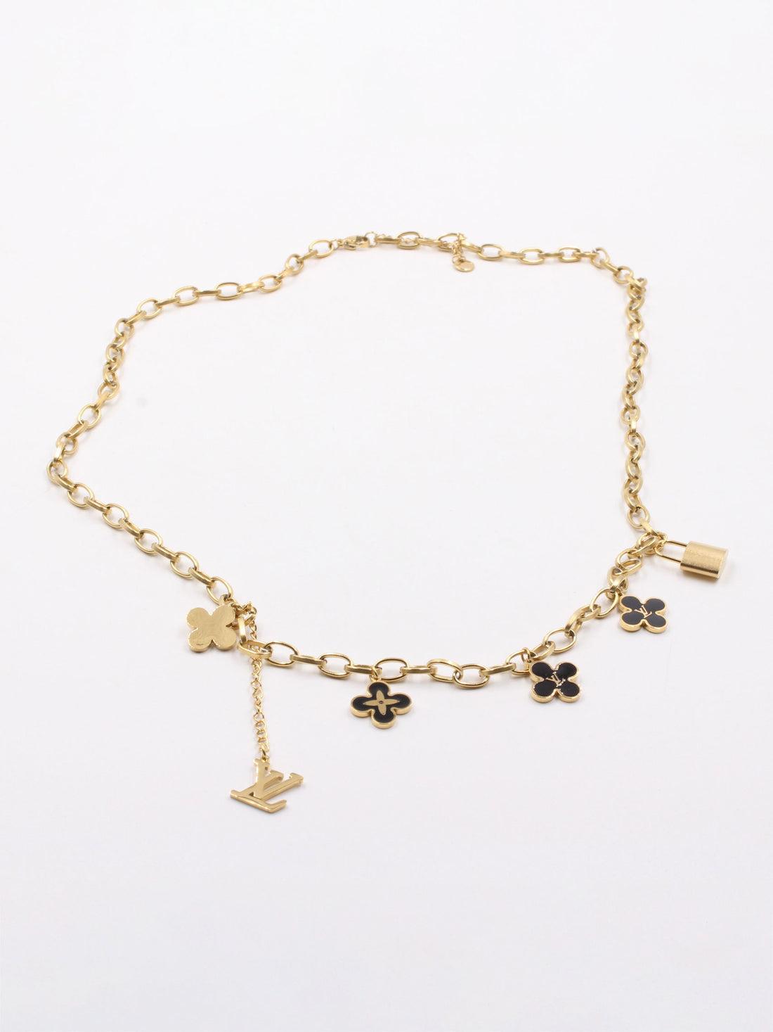 سلسال لويس فيتون ورود اسود سلسال louis vuitton ذهبي