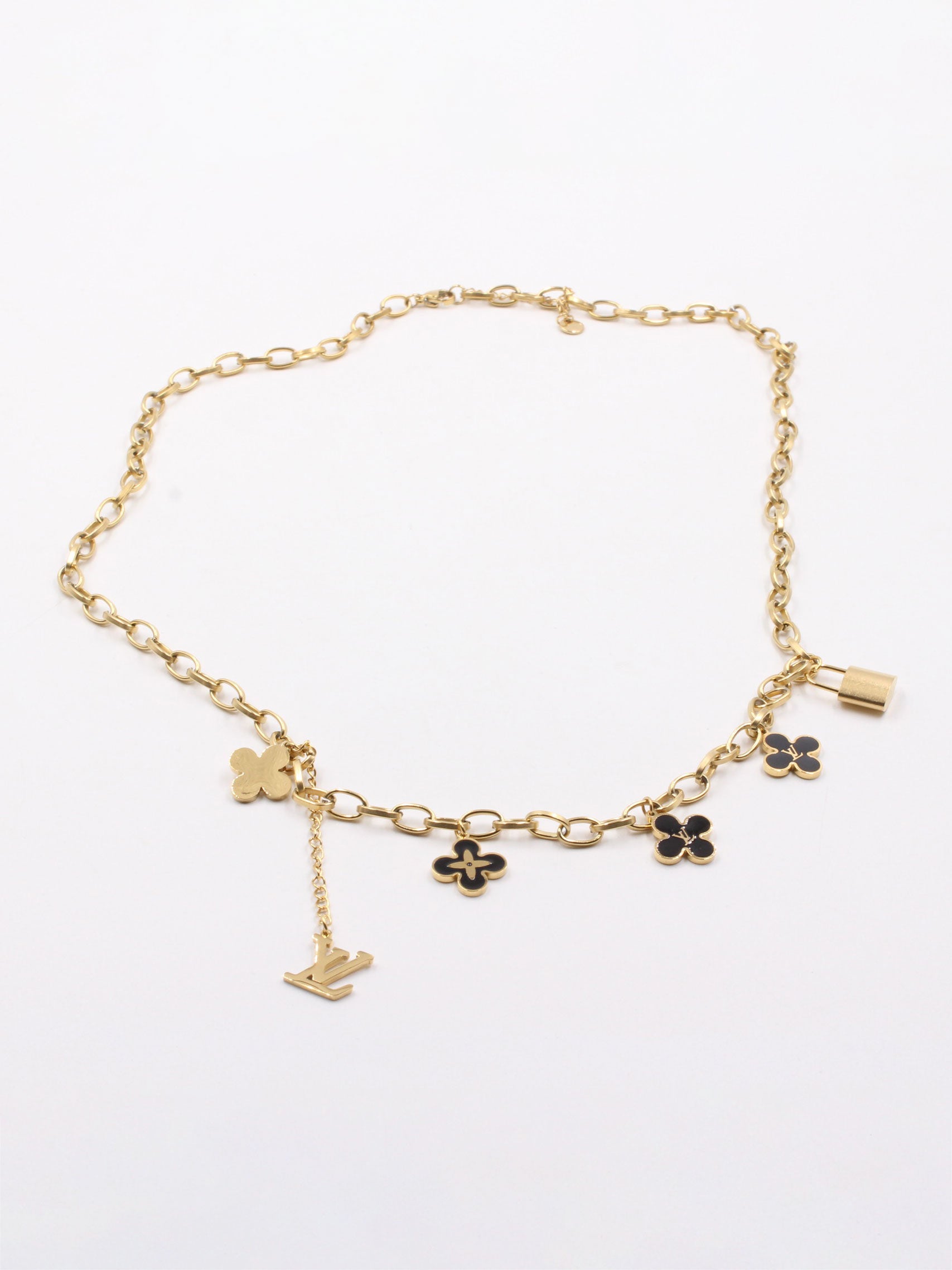 سلسال لويس فيتون ورود اسود سلسال louis vuitton ذهبي