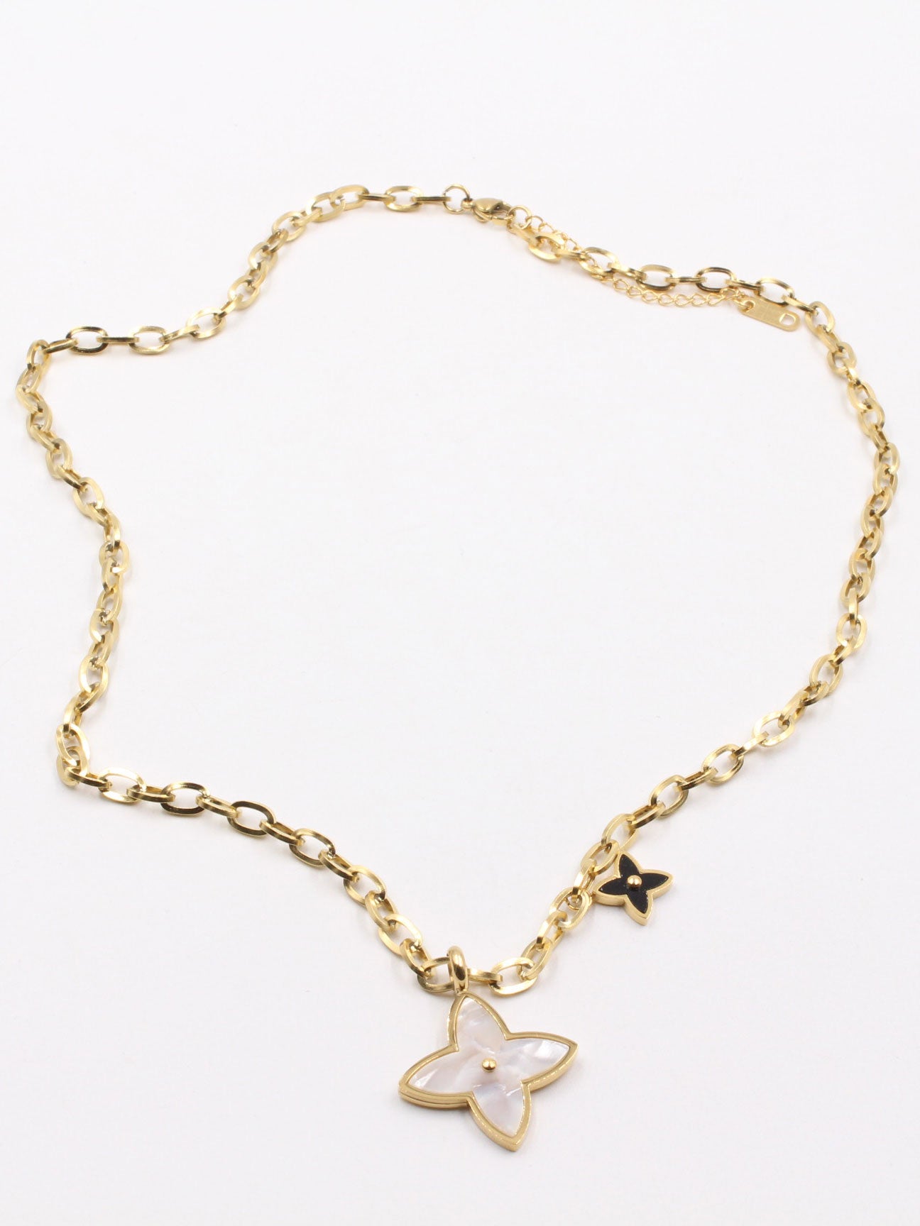 سلسال لويس فيتون قولد بيق بنتدنت سلسال louis vuitton