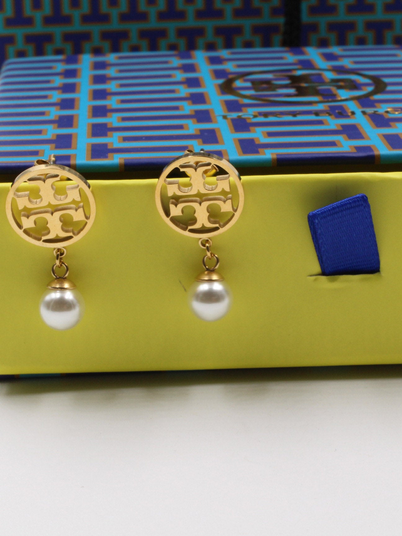 حلق توري بورش بيرل ذهبي حلق tory burch ذهبي