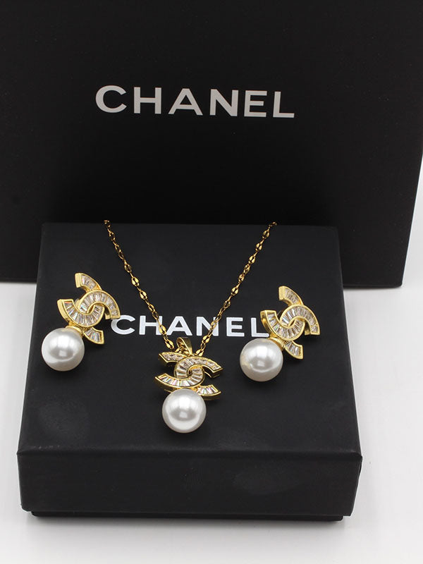 طقم شانيل 2 قطع كيوبك لولو اطقم chanel ذهبي