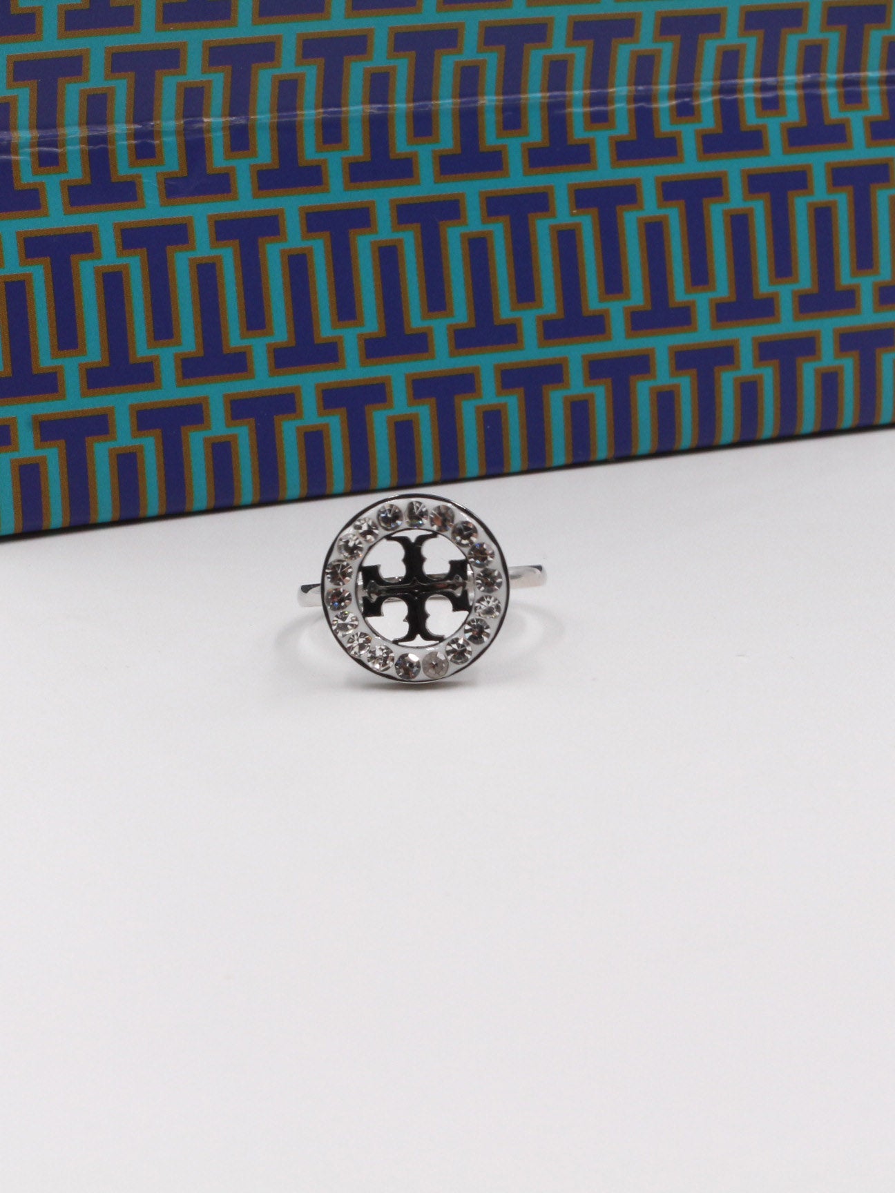 خاتم توري بورش مدور كريستال خواتم tory burch فضي 7