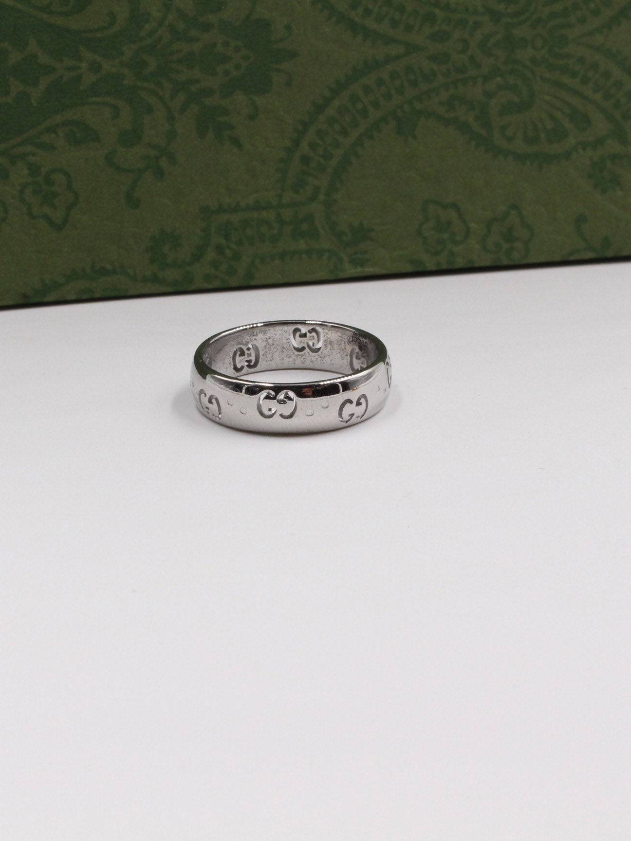 دبله قوتشي ناعمة خواتم gucci فضي 6