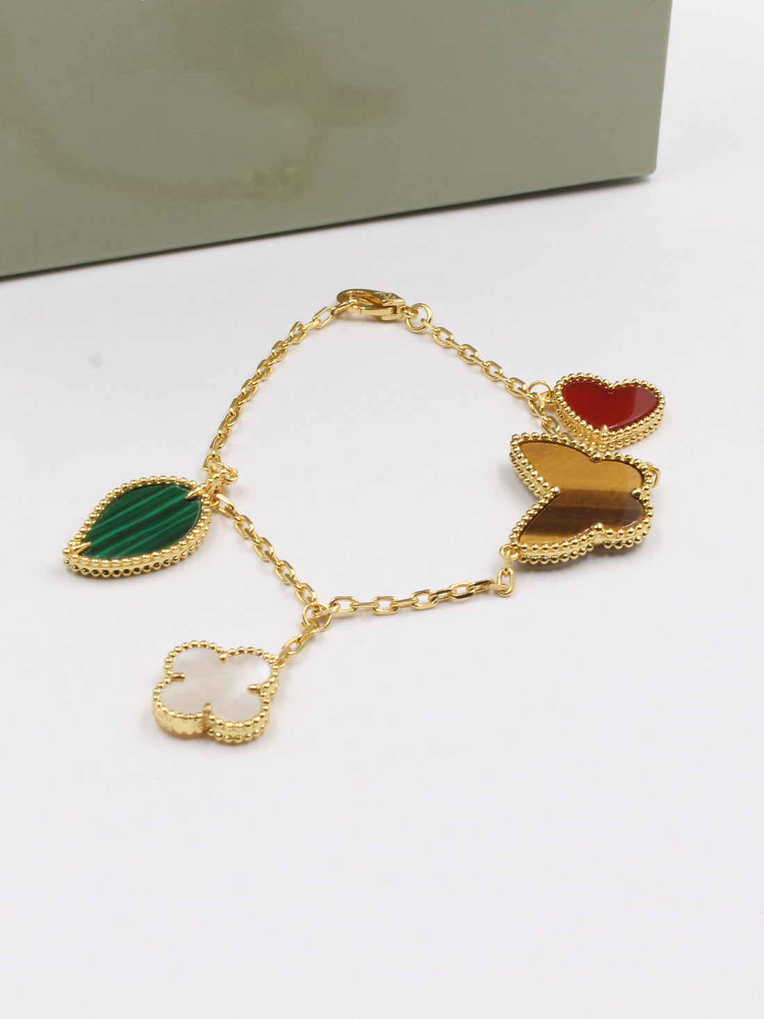 اسوارة فان كليف ملتي بنتدنس ملون اسواره van cleef ملون