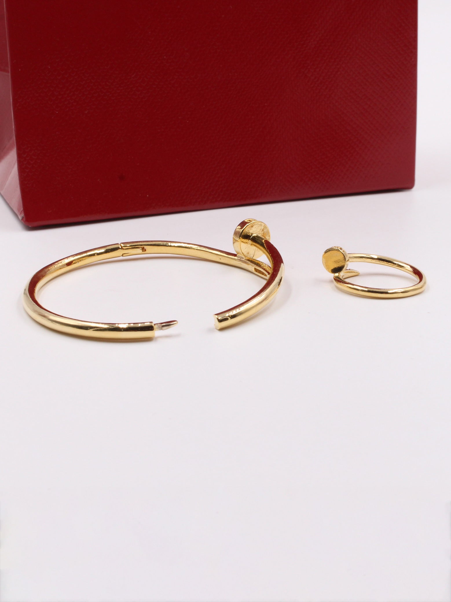 اسوارة كارتير مسمار زركون مع خاتم بناتي اسواره CARTIER