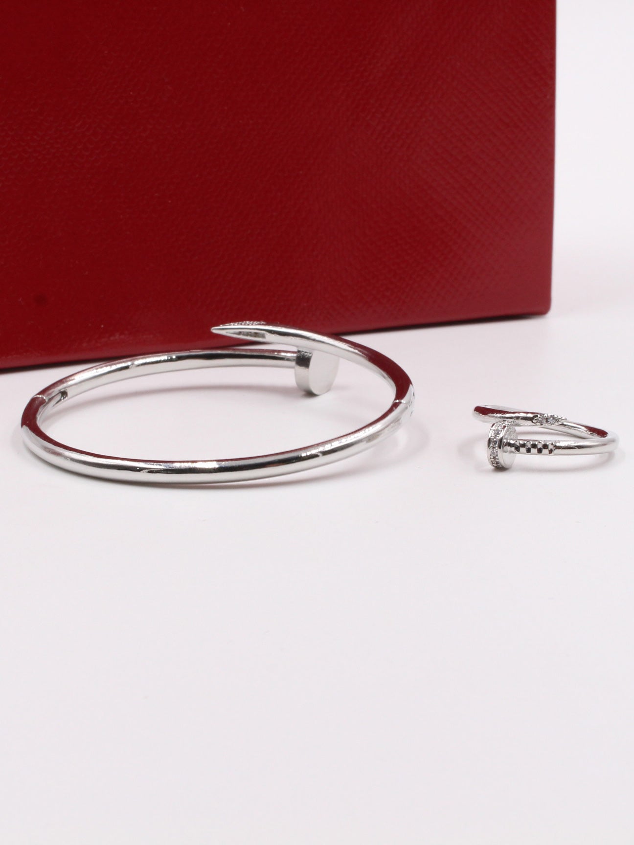 اسوارة كارتير مسمار زركون مع خاتم بناتي اسواره CARTIER