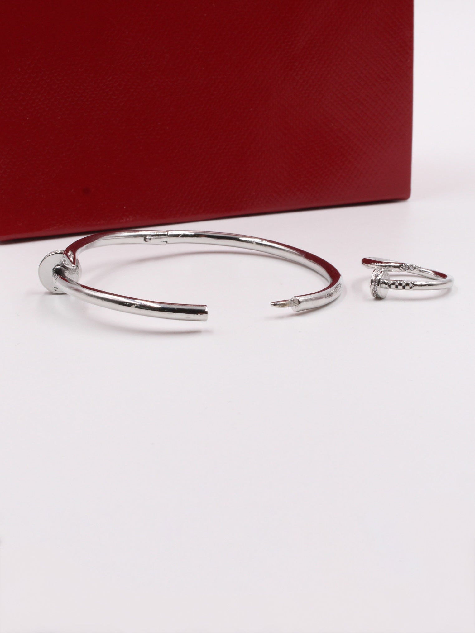 اسوارة كارتير مسمار زركون مع خاتم بناتي اسواره CARTIER