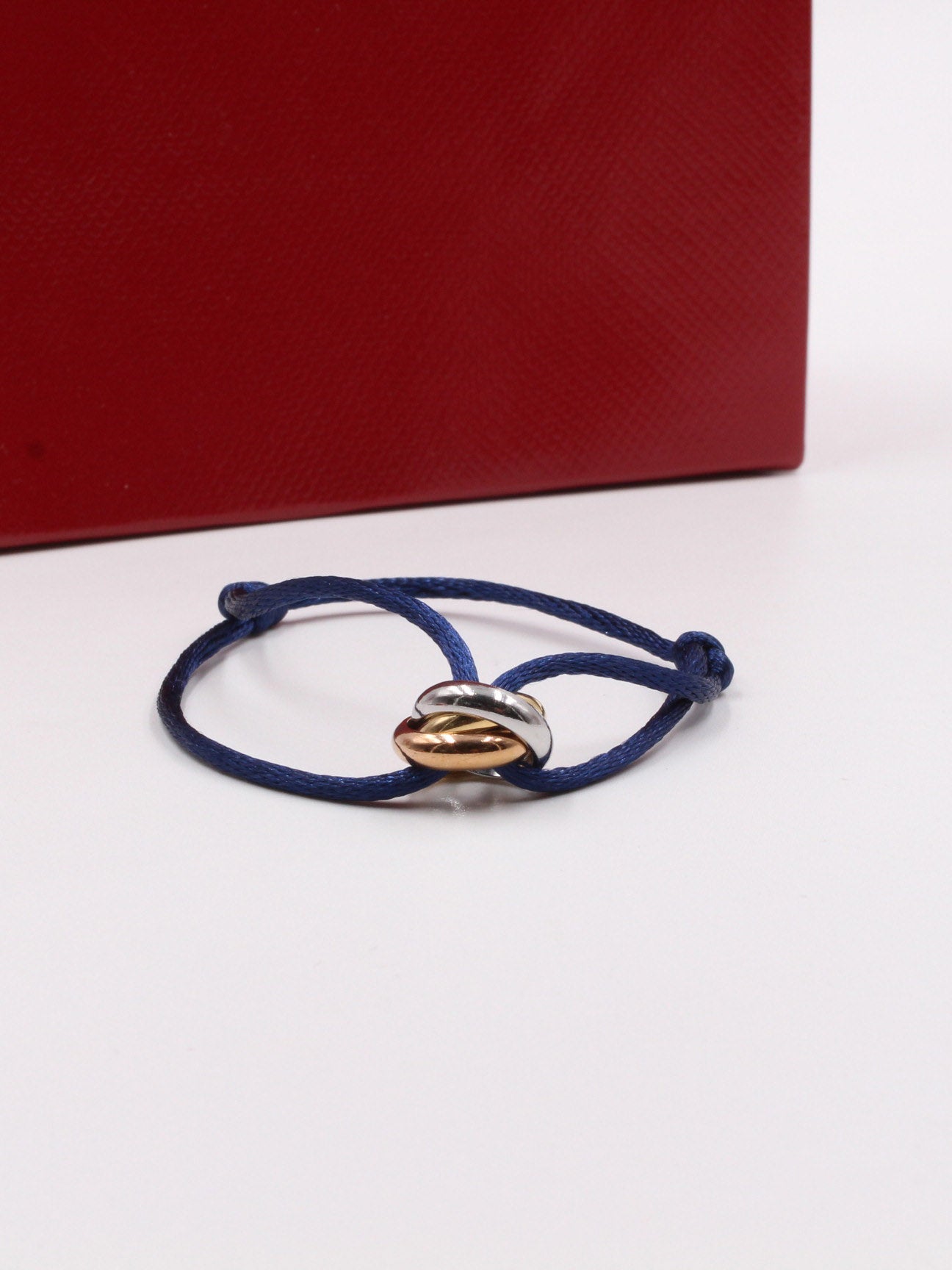 اسواره كارتير خيط اسود بحلقات اسواره CARTIER كحلي