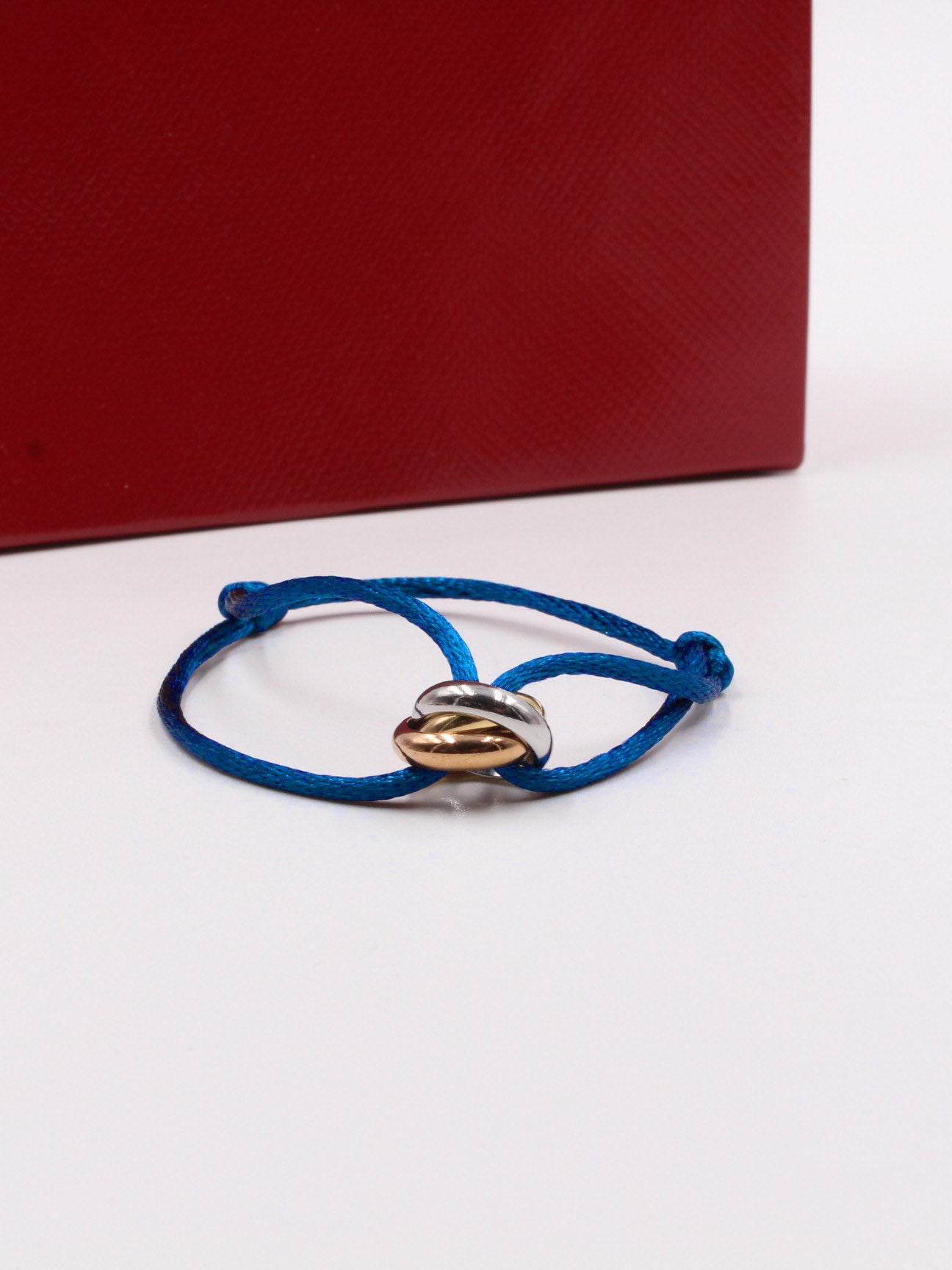 اسواره كارتير خيط اسود بحلقات اسواره CARTIER ازرق