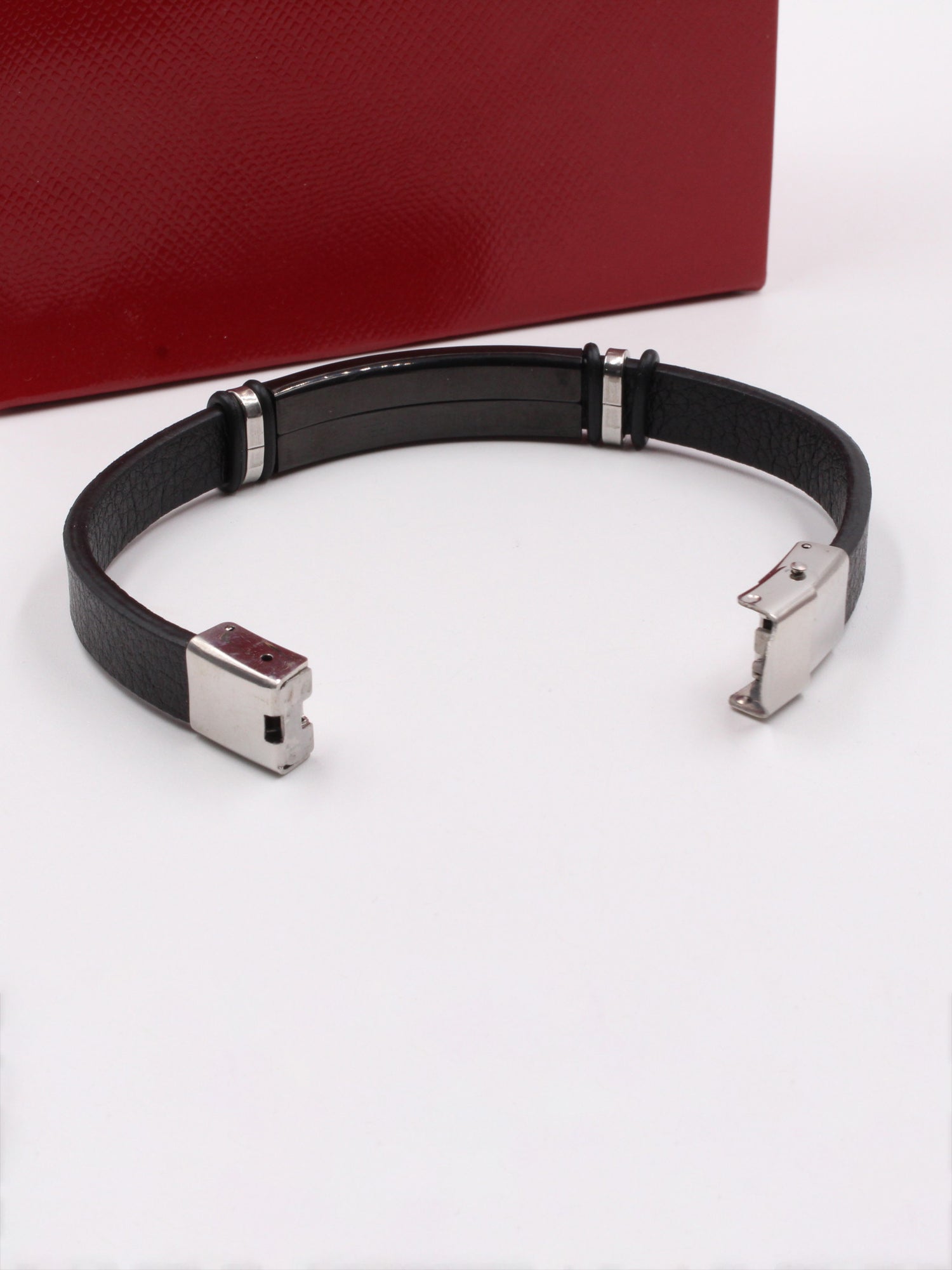 اسوارة كارتير جلد لوقو اسود اسواره CARTIER