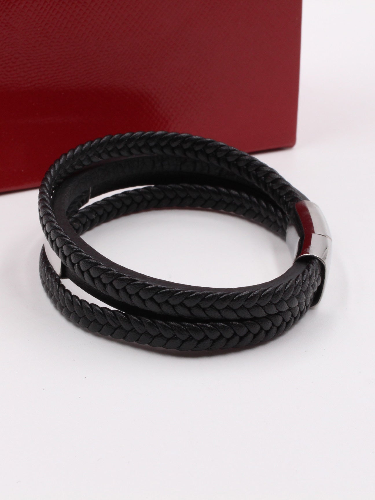 اسوارة كارتير جلد ملتي لاينز اسواره CARTIER