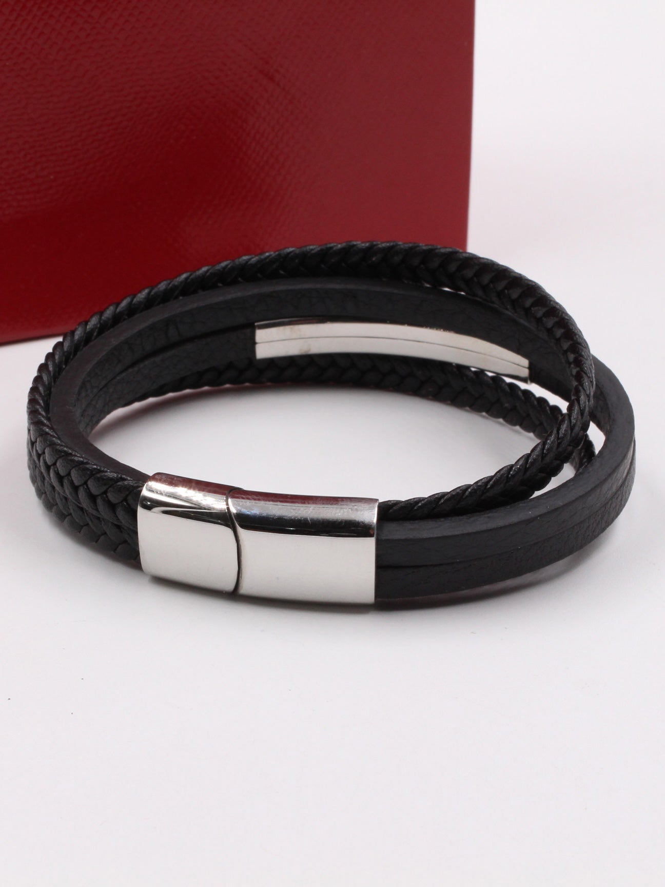 اسوارة كارتير جلد ملتي لاينز اسواره CARTIER