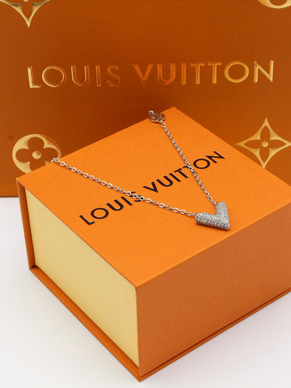 سلسال لويس فيتون زركون V سلسال louis vuitton