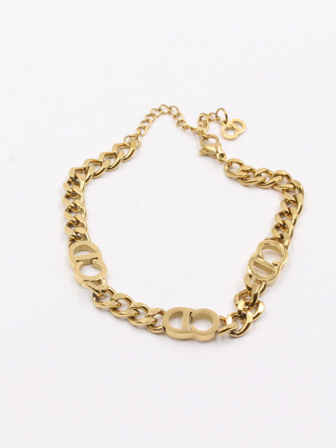 اسوارة ديور ثري لوقو اسواره dior