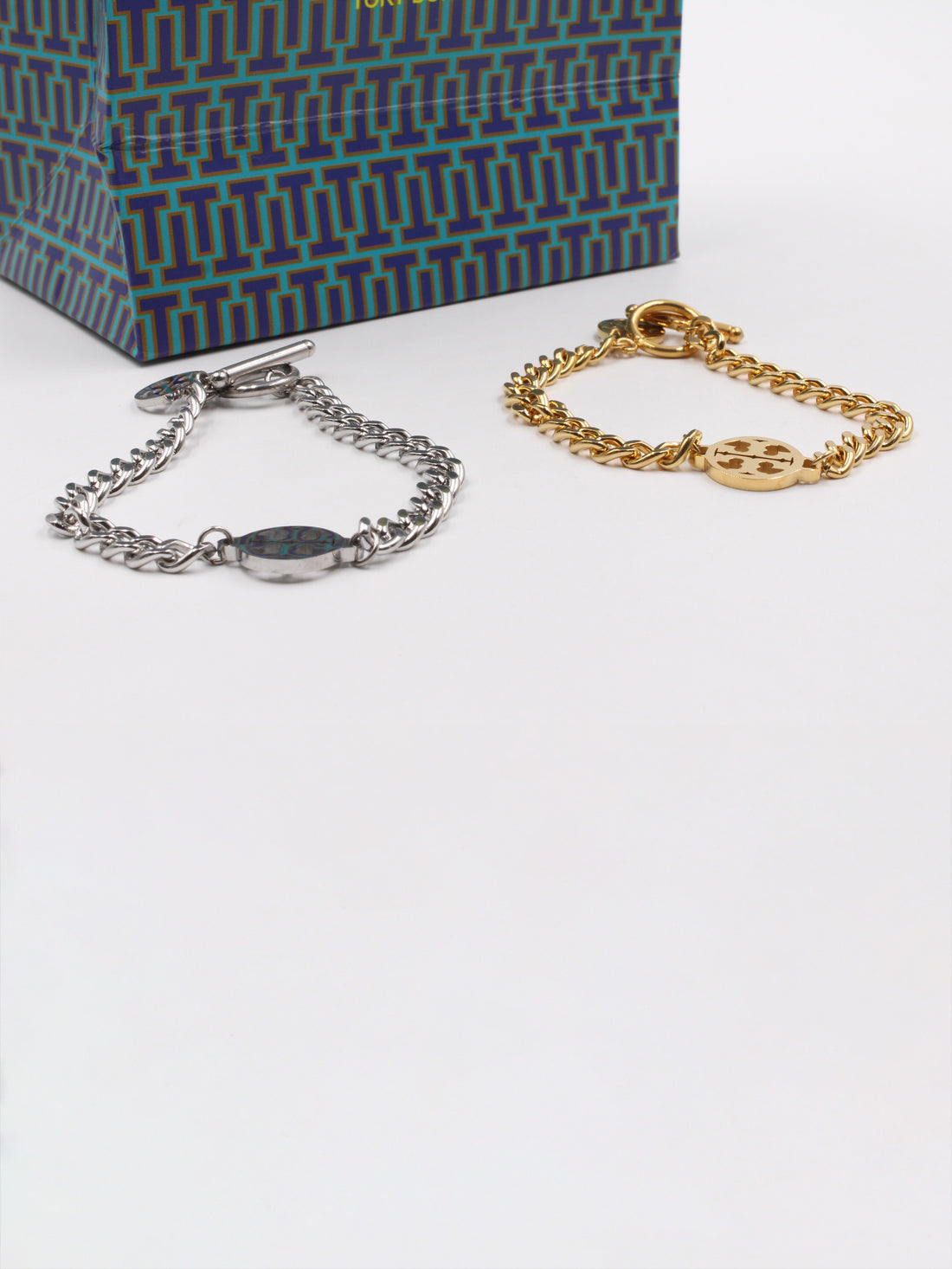 اسوارة توري بورش سيركل لوقو اسواره tory burch