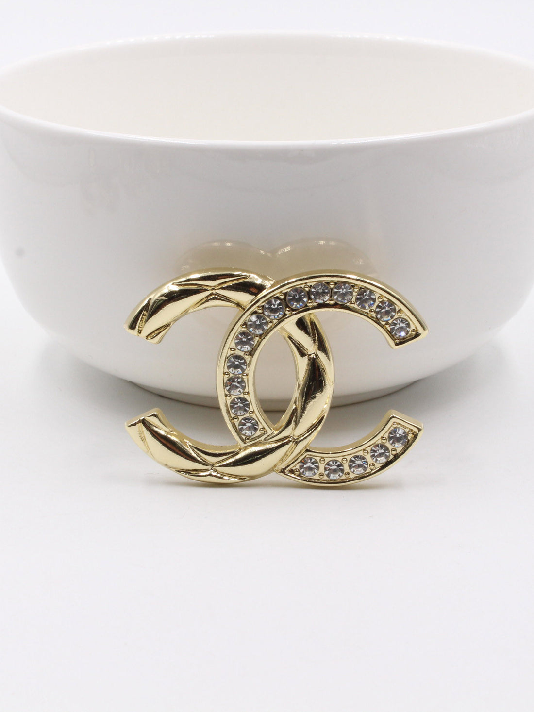 بروش شانيل كريستال بروش chanel ذهبي