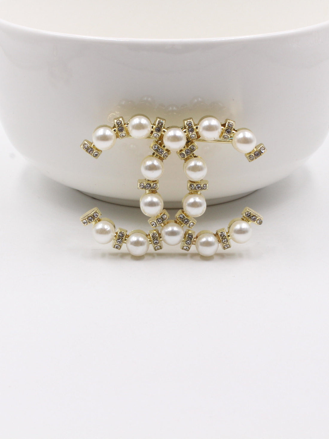 بروش شانيل لولو وكريستال بروش chanel