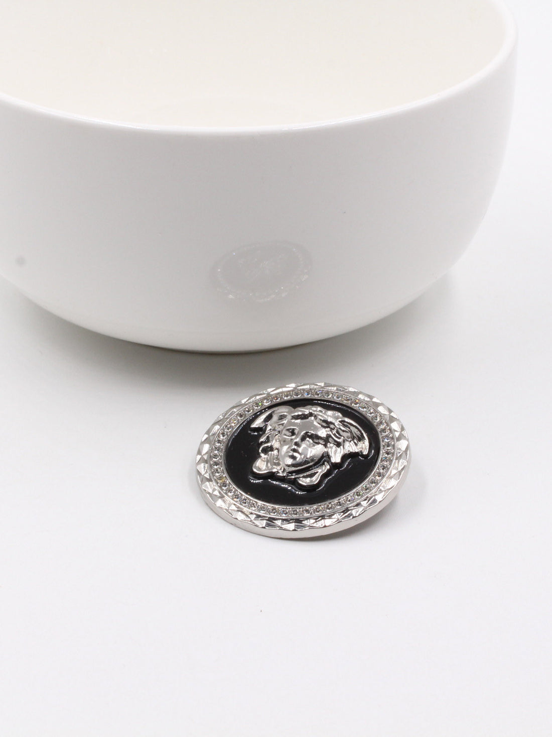 بروش فيرساتشي بروش versace