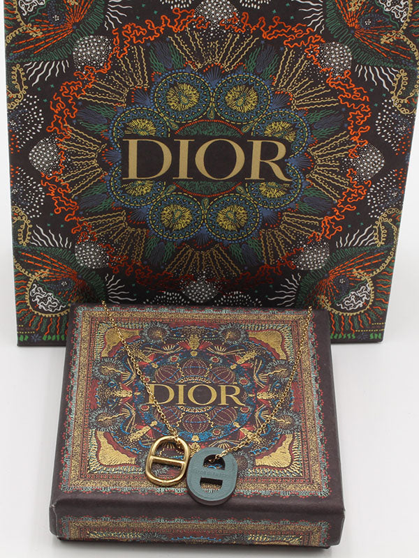 سلسال ديور وود سلسال dior اخضر