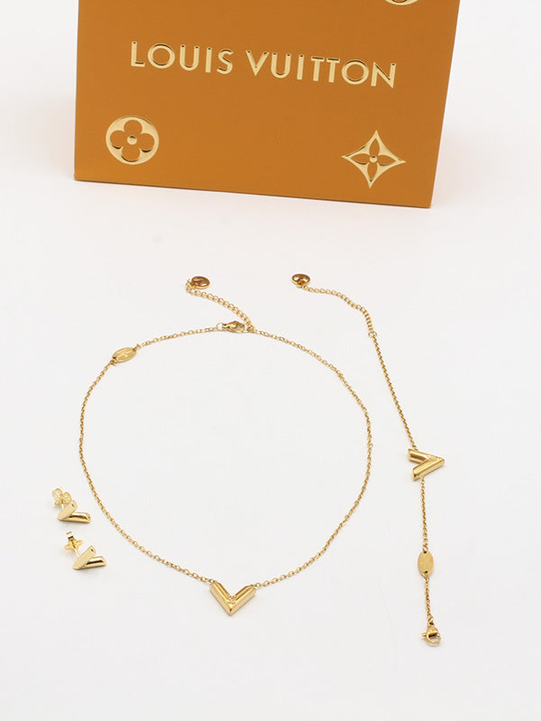 طقم لويس فيتون ميتال لوقو 3 قطع اطقم louis vuitton