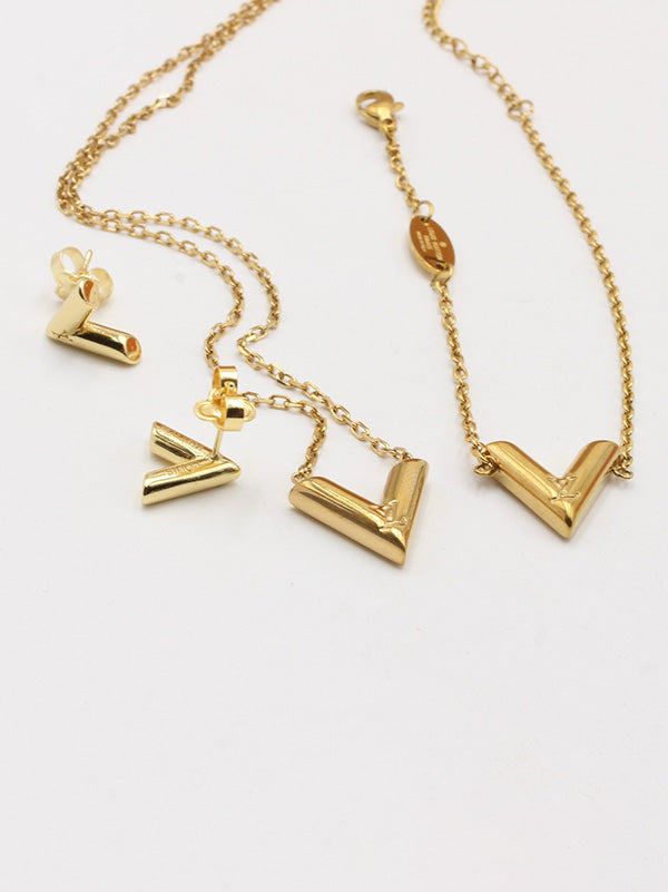 طقم لويس فيتون ميتال لوقو 3 قطع اطقم louis vuitton