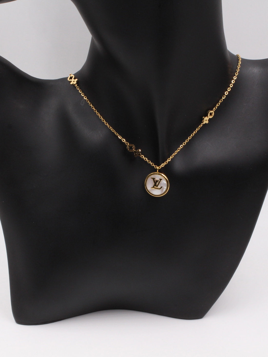 سلسال لويس فيتون مدور لوقو سلسال louis vuitton