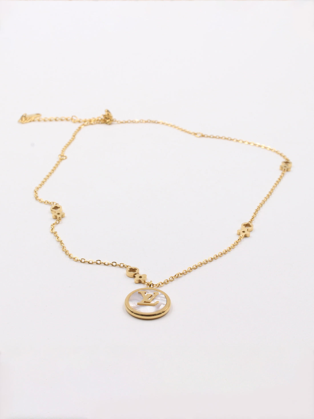 سلسال لويس فيتون مدور لوقو سلسال louis vuitton